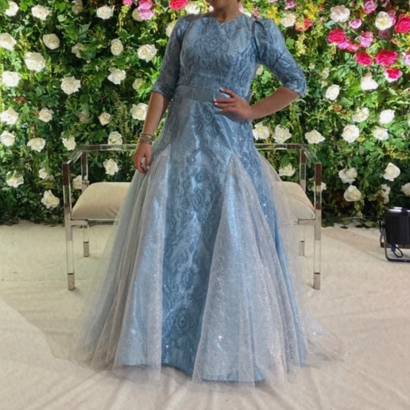 Baby blue custom gown - Picture 2 of 2